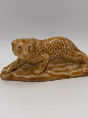 Wade England, Vintage Miniature Leopard Figurine, Porcelain Animal Trinkets